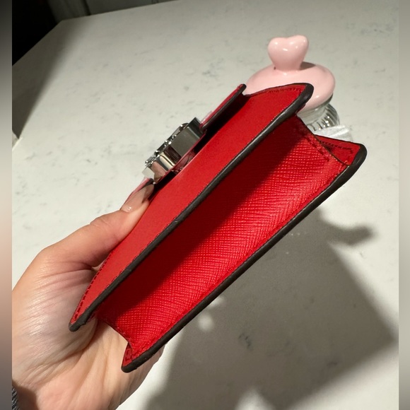 SOLD🤍MICHAEL KORS Carmen small phone holder crossbody bag ♥️ - Picture 9 of 12